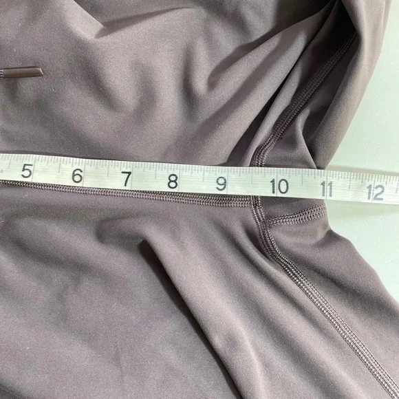 Vuori Daily Split Flare Athletic Legging Yoga Training Sleek Stretchy Size Small - Picture 11 of 14